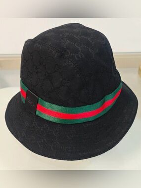 GUCCI バケットハット 黒 緑赤ストライプ Gucci | Accessories | Gucci Black Gg Logo Cap With Red And Green